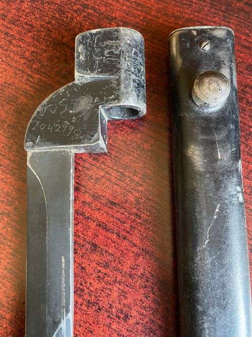 SOUTH AFRICA NO 9 BAYONET COMES WITH METAL SCABBARD