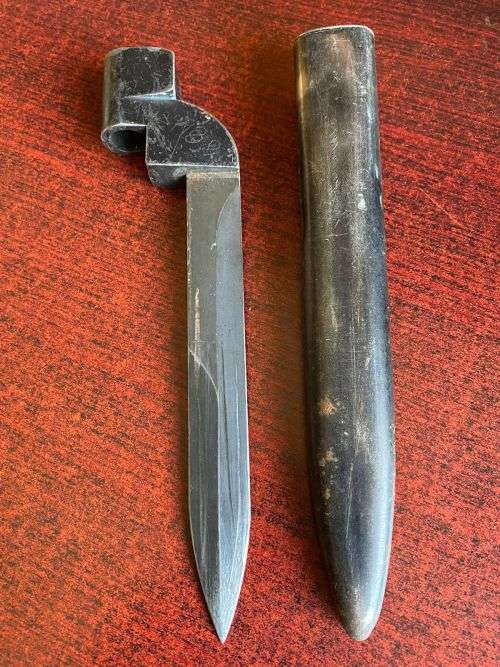 SOUTH AFRICA NO 9 BAYONET COMES WITH METAL SCABBARD
