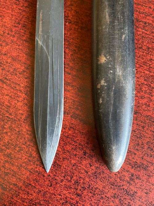 SOUTH AFRICA NO 9 BAYONET COMES WITH METAL SCABBARD