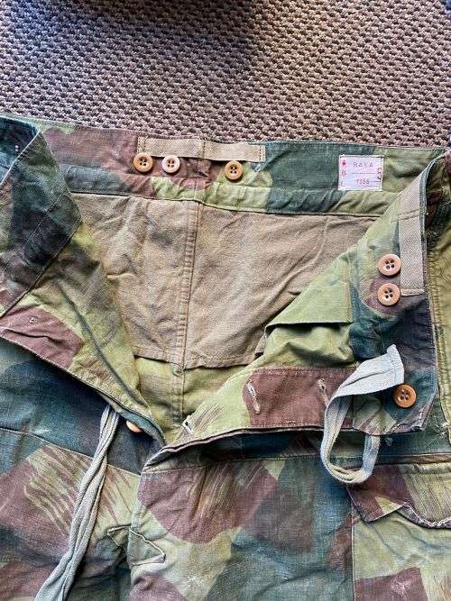 BELGIUM CONGO CAMO TROUSERS-SIZE LARGE-I WOULD SAY SIZE 40 AND BIGGER-PIPE LENGTH 76CM-THE TROUSERS