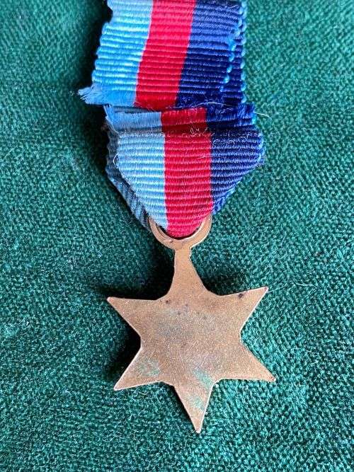 MINIATURE 1939-45 STAR