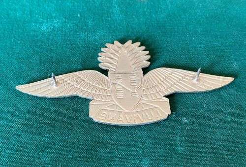 SWAZILAND INSTRUCTOR PARACHUTE WING-WHITE WINGS WITH GOLD,CENTRE CROWN- 2 PINS