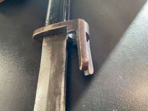FN FAL BAYONET WITH METAL SCABBARD AND LEATHER FROG-PLASTIC GRIPS