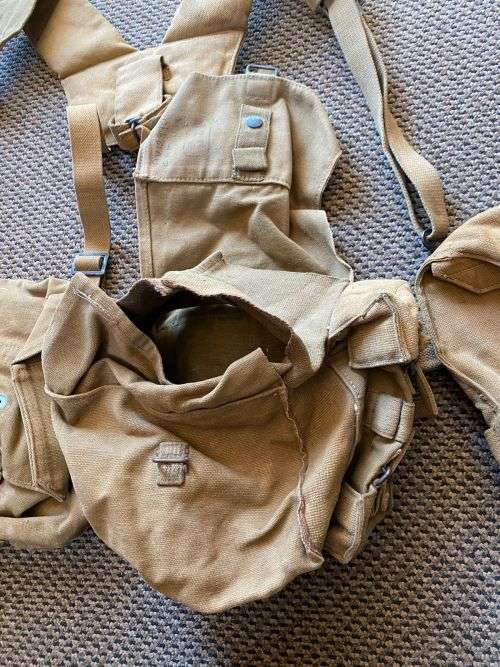 PATENT 63,RHODESIAN SKELETON KIT,KIDNEY POUCHES/WEBBING BELT/2X AMMO POUCHES,PADDED YOKE,MARKINGS ON