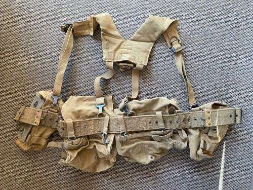 PATENT 63,RHODESIAN SKELETON KIT,KIDNEY POUCHES/WEBBING BELT/2X AMMO POUCHES,PADDED YOKE,MARKINGS ON