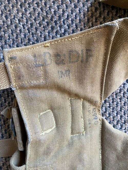 PATENT 63,RHODESIAN SKELETON KIT,KIDNEY POUCHES/WEBBING BELT/2X AMMO POUCHES,PADDED YOKE,MARKINGS ON