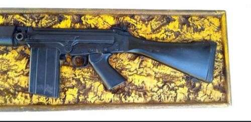 VINTAGE SCALE 1:1 R1 RIFLE,MOLDED FOAM,WALL PLAQUE-SIZE 115X28X7 CM