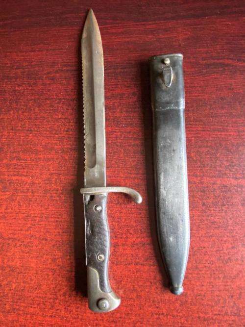 GERMAN S98/05 BAYONET WITH SAW BACK BLADE AND STEEL SCABBARD-BOTH WITH MAKERS MARKINGS-EXTENDED LENG