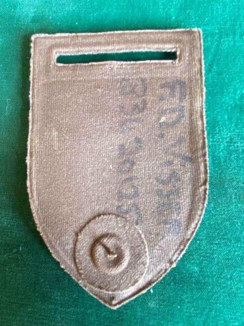 8 SA INFANTRY BATTALION WITH NORTHERN CAPE COMMAND BAR-TUPPER FLASH- ONE PIN