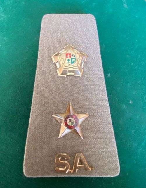 SA RANK BOARD (SINGLE) FOR COMMANDANT-WORN 1960`S-1970`S