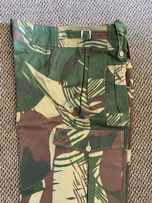 RHODESIAN CAMO TROUSERS,NEW,NEVER WORN AND IN EXCELLANT CONDITION-SIZE 32 WITH PIPE LENGTH OF 77CM-R
