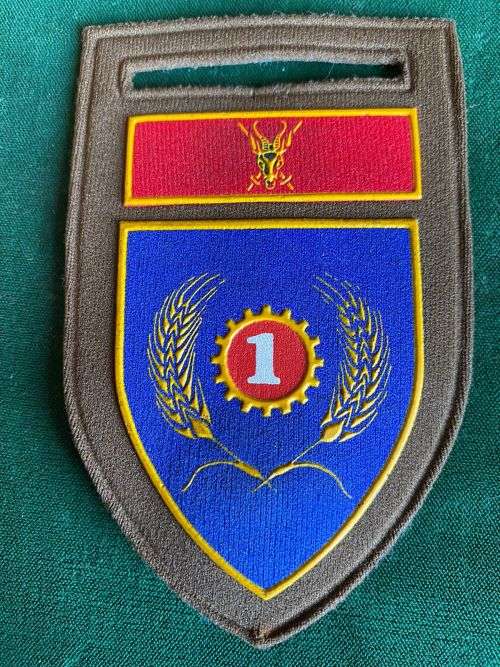 1 MAINTENANCE UNIT WITH CHIEF OF THE ARMY COMMAND BAR-TUPPER FLASH-ONE PIN