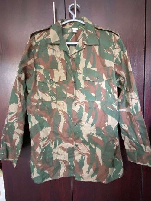RECCE COPY P-ZIMBABWE CAMOUFLAGE,LONG SLEEVE SHIRT,SIZE MEDIUM-MEASURES 55CM ARMPIT TO ARMPIT-PAPER