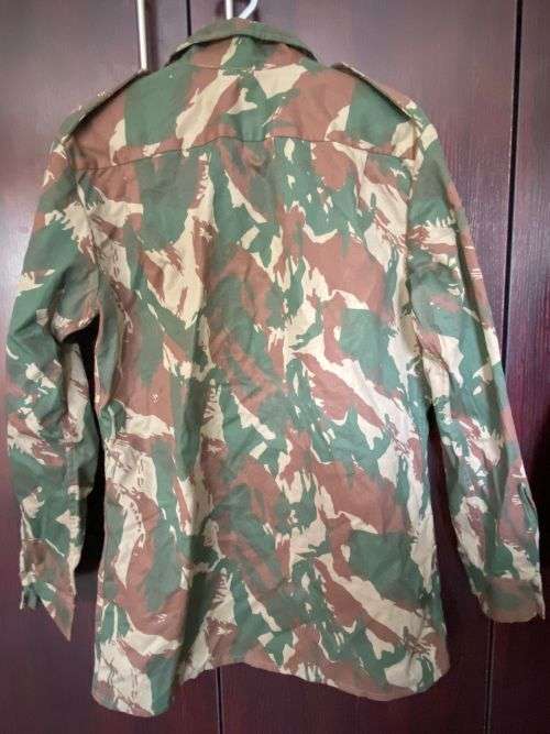 RECCE COPY P-ZIMBABWE CAMOUFLAGE,LONG SLEEVE SHIRT,SIZE MEDIUM-MEASURES 55CM ARMPIT TO ARMPIT-PAPER
