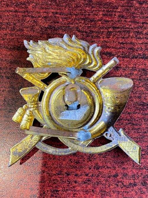 ITALIAN WW2 BERGSAGLIERI CAP BADGE-COMES WITH LUGS