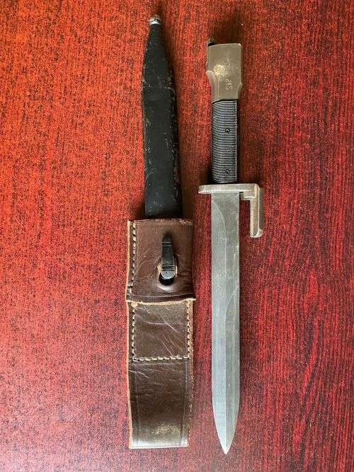 FN FAL BAYONET WITH LEATHER FROG-EXTENDED LENGTH 31 CM-THIS BAYONET WITH SCABBARD AND LEATHER FROG I