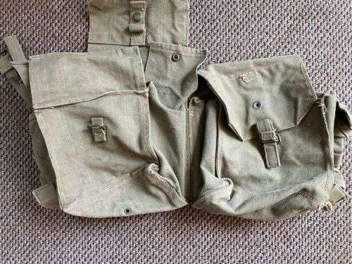 RHODESIA PATTERN 63 KIDNEY POUCHES-ALL CLIPS AND STRAPS CDOMPLETE
