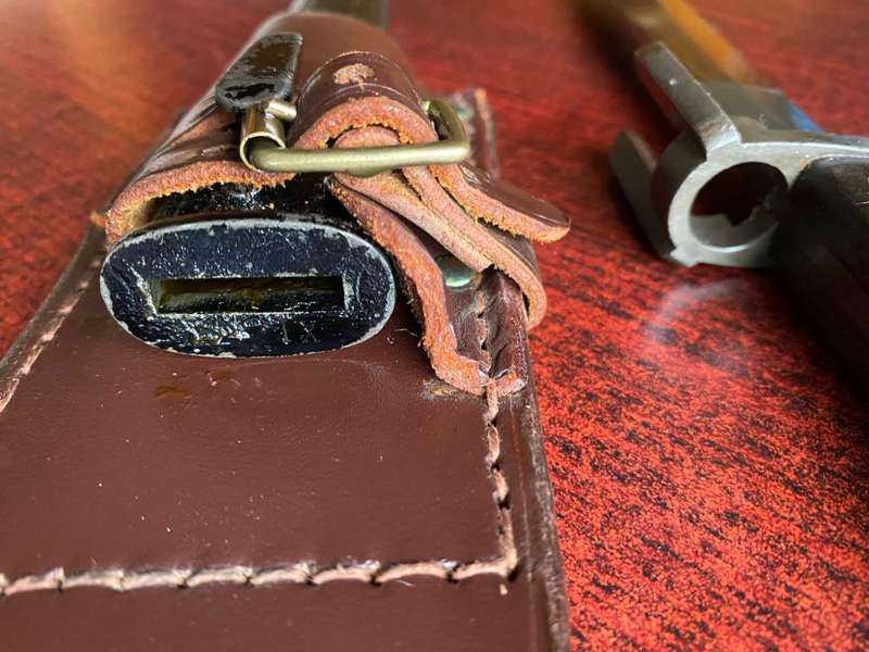 FN FAL RIFLE BAYONET WITH TYPE A STEEL SCABBARD AND LEATHER FROG -VERY GOOD CONDITION