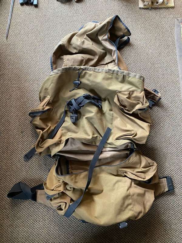 PATTERN 83 LARGE BACK PACK-SOLD WITHOUT H FRAME,GOOD AND COMPLETE CONDITION