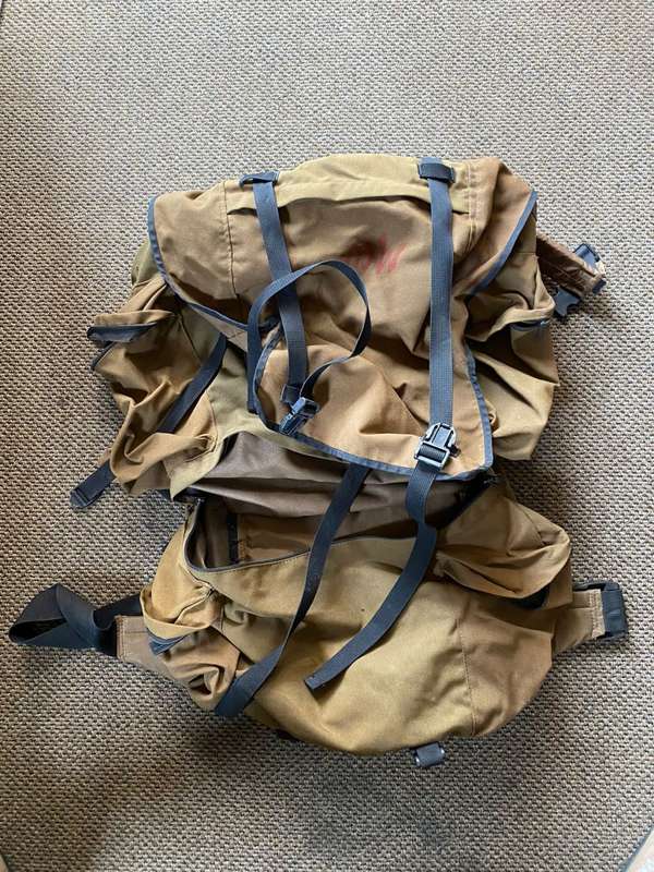 PATTERN 83 LARGE BACK PACK-SOLD WITHOUT H FRAME,GOOD AND COMPLETE CONDITION