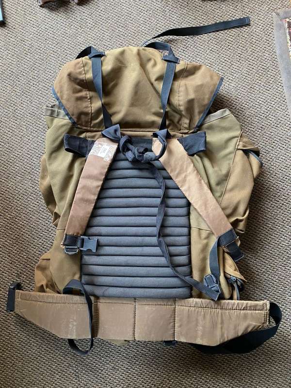 PATTERN 83 LARGE BACK PACK-SOLD WITHOUT H FRAME,GOOD AND COMPLETE CONDITION