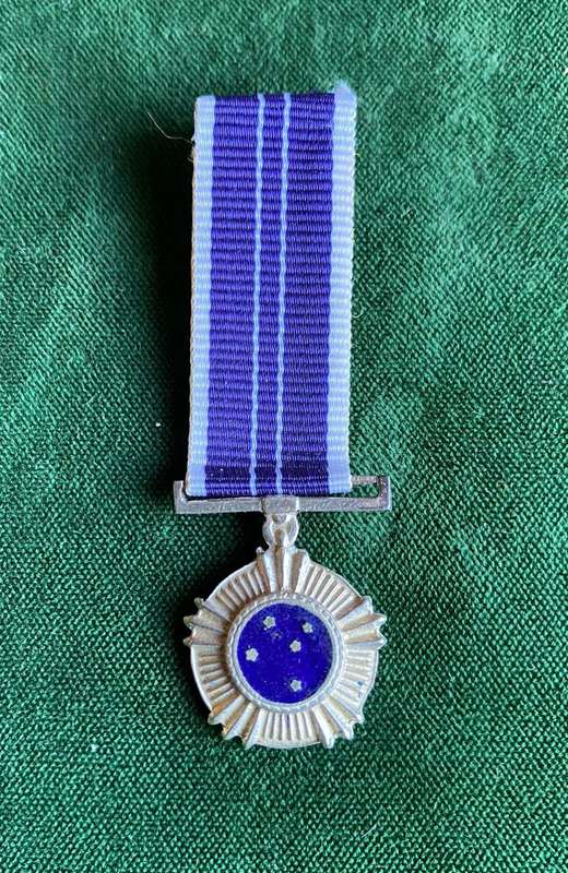 MINIATURE SOUTHERN CROSS MEDAL (SM) 1975-SILVER MARKED