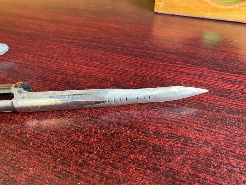 R1 BAYONET WITH PLASTIC SCABBARD