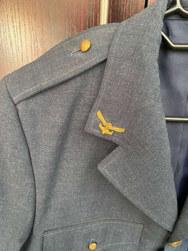 SAAF TUNIC-JACKET SIZE MEDIUM-MEASURES 52 CM ARMPIT TO ARMPIT-ONE BUTTON MISSING