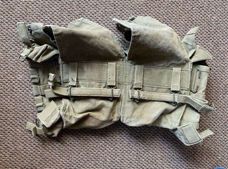 PATTERN 73 RHODESIA WEBBING-KIDNEY POUCHES