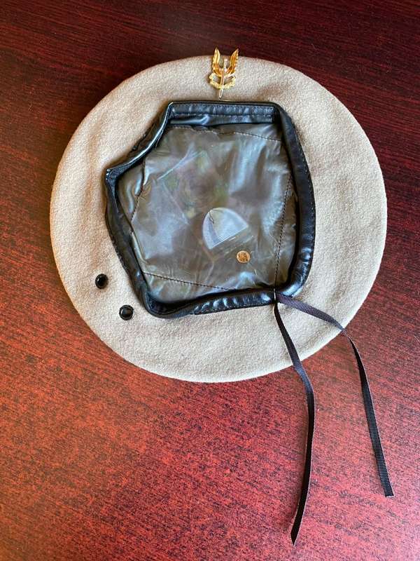 RHODESIAN SAS BERET WITH TWO COLOURED ANODISED CAP BADGE-WORN 1865-80-THIS BERET IS IN ALMOST UNWORN