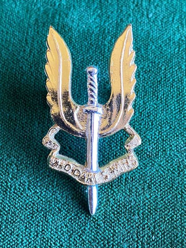 RHODESIAN SAS BERET WITH TWO COLOURED ANODISED CAP BADGE-WORN 1865-80-THIS BERET IS IN ALMOST UNWORN