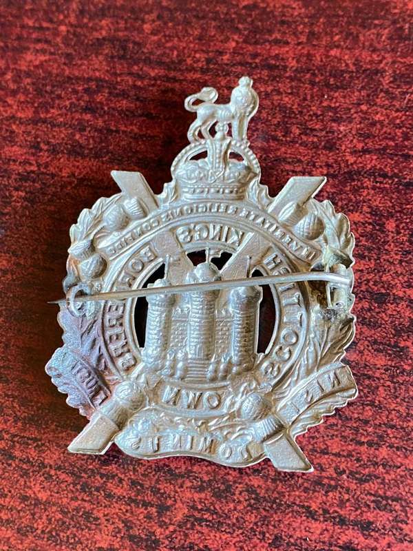 KINGS OWN SCOTTISH BORDERERS CAP BADGE- STICK PIN- COMPLETE