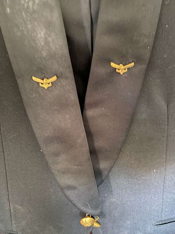 SAAF MESS DRESS JACKET SIZE SMALL MEASURES 49CM ARMPIT TO ARMPIT-GOOD CONDITION BUT NEEDS DRY CLEANI