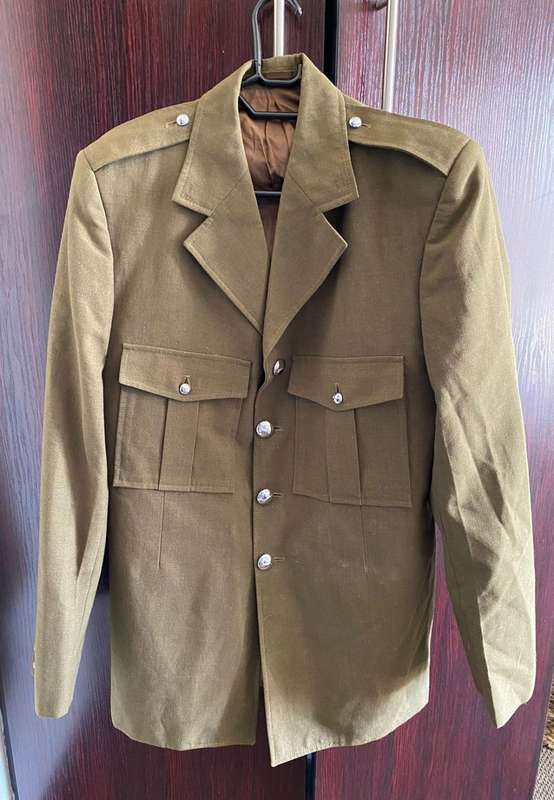 SA INFANTRY STEP OUT JACKET-SIZE MEDIUM-MEASURES 55 CM ARMPIT TO ARMPIT-GOOD CONDITION