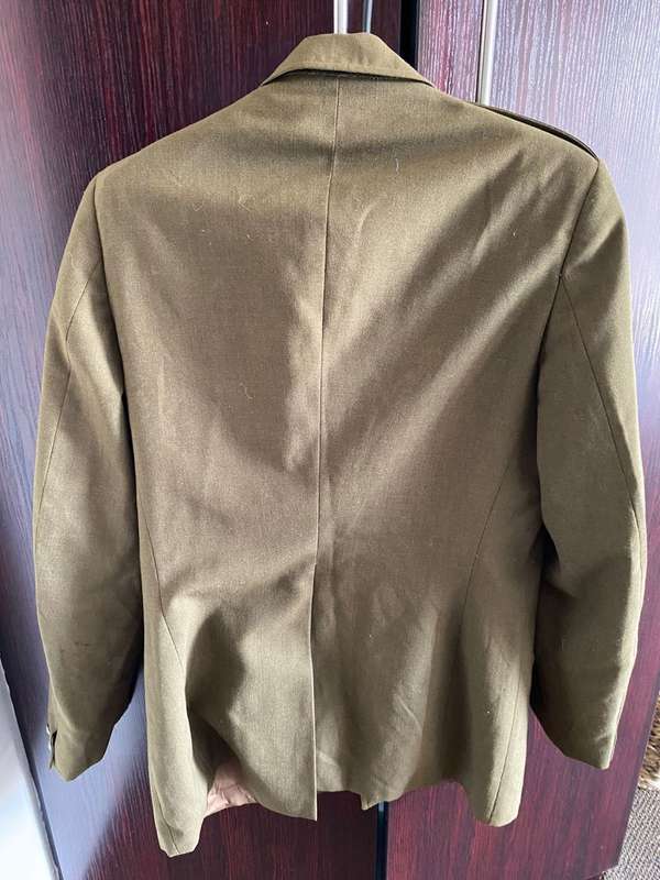SA INFANTRY STEP OUT JACKET-SIZE MEDIUM-MEASURES 55 CM ARMPIT TO ARMPIT-GOOD CONDITION