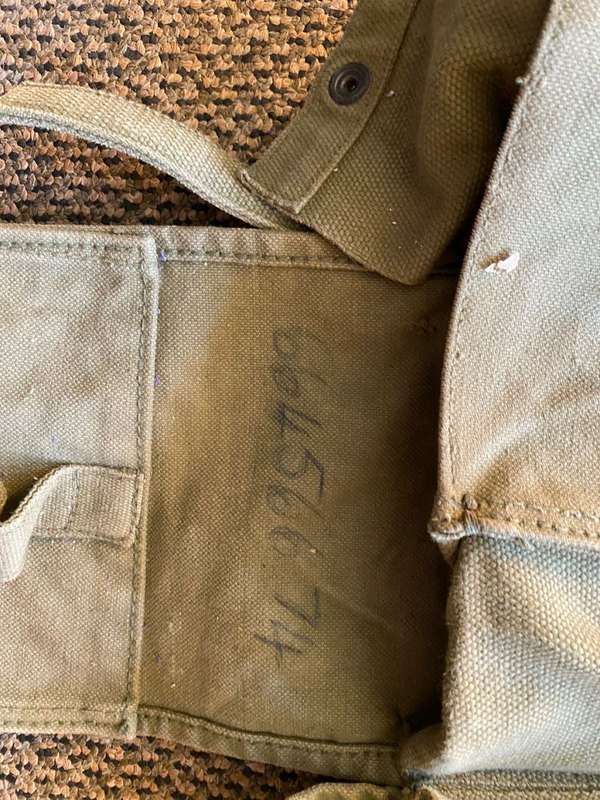 RHODESIAN PATTERN 62 KIDNEY POUCHES