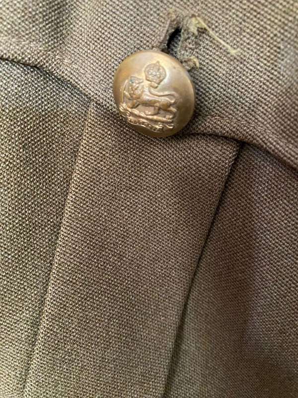 WW2 UNIFORM JACKET-DAMAGED-PLEASE LOOK AT PICS-SIZE SMALL-MEASURES 45CM ARMPIT TO ARMPIT