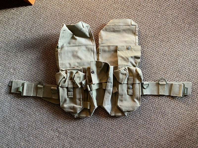 SADF BORDER WAR,PATTERN 73 WEBBING-KIDNEY POUCHES WITH BELT