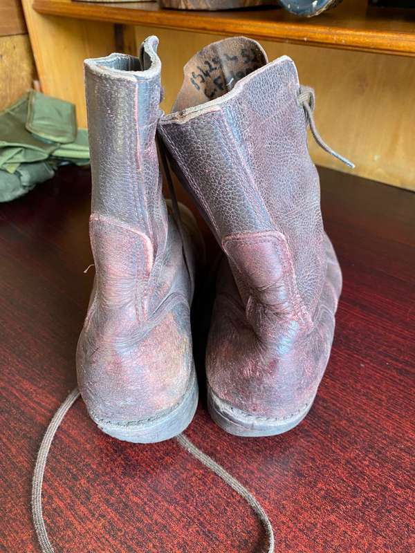 SADF,RECCE ANTI-TRACKING BOOTS-SIZE 9 -WELL USED