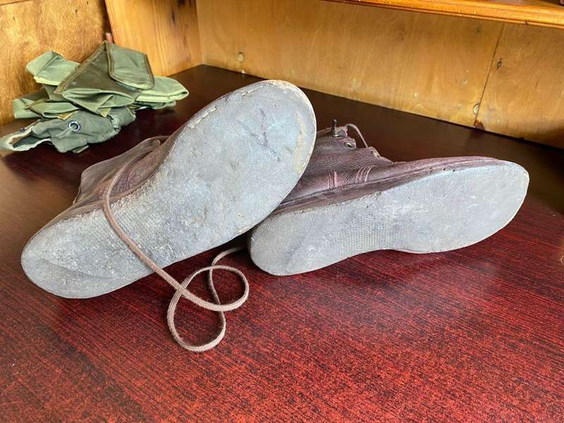 SADF,RECCE ANTI-TRACKING BOOTS-SIZE 9 -WELL USED