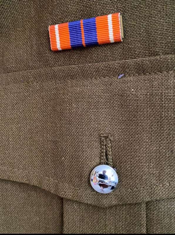 SA ARMOURED CORPS STEP OUT JACKET-SIZE MEDIUM-MEASURES 55 CM ARMPIT TO ARMPIT-GOOD CONDITION