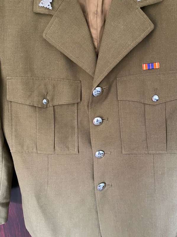 SA ARMOURED CORPS STEP OUT JACKET-SIZE MEDIUM-MEASURES 55 CM ARMPIT TO ARMPIT-GOOD CONDITION
