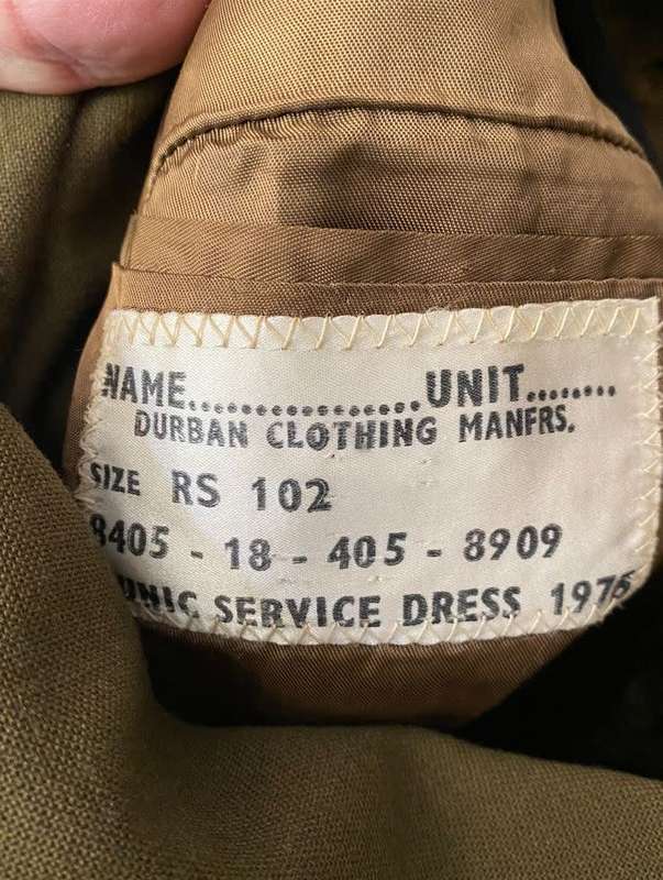 SA ARMOURED CORPS STEP OUT JACKET-SIZE MEDIUM-MEASURES 55 CM ARMPIT TO ARMPIT-GOOD CONDITION