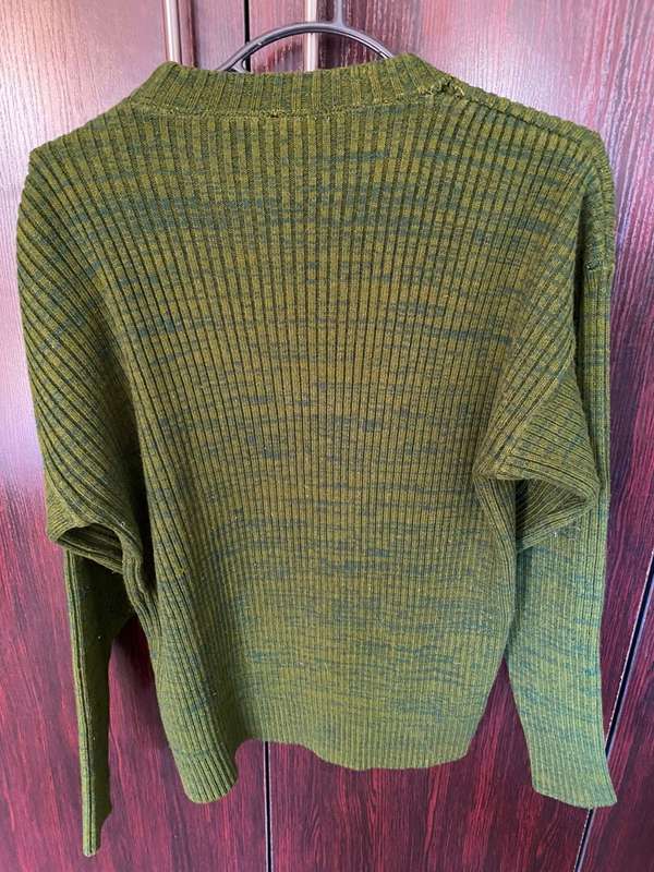 RHODESIAN JERSEY SIZE MEDIUM-MEASURES 55 CM ARMPIT TO ARMPIT