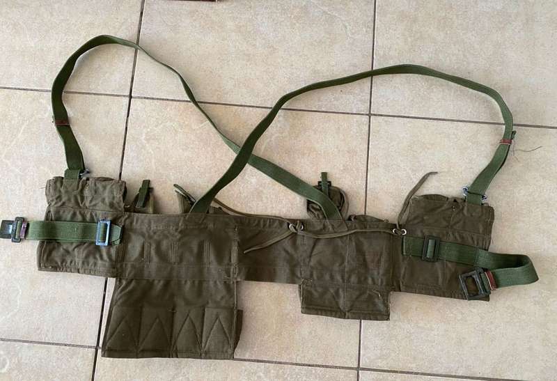 ORIGINAL AND VERY SCARCE CHI CON TYPE 63 BANDOLIER IN VERY GOOD AND COMPLETE CONDITION-THESE CHINES