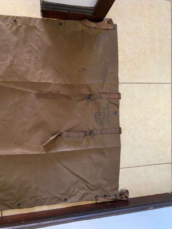 SADF PERIOD MILITARY ISSUE-GROUND SHEET CAN ALSO BE USED AS STRETCHER-MEASURES 180X90 CM-GOOD CONDIT