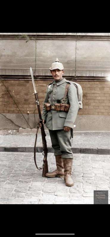 WW1 S98/05-BUTCHER BLADE BAYONET-COMES WITH NUMBERED STEEL SCABBARD AND GOOD CONDITION -ORIGINAL LEA