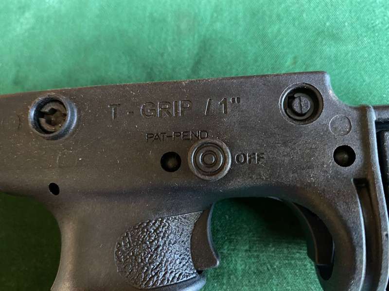 FAB DEFENCE T GRIP IN ALMOST NEW CONDITION -THE GRIP WITH INTEGRATED FOREGRIP AND TACTICAL LIGHT HOL
