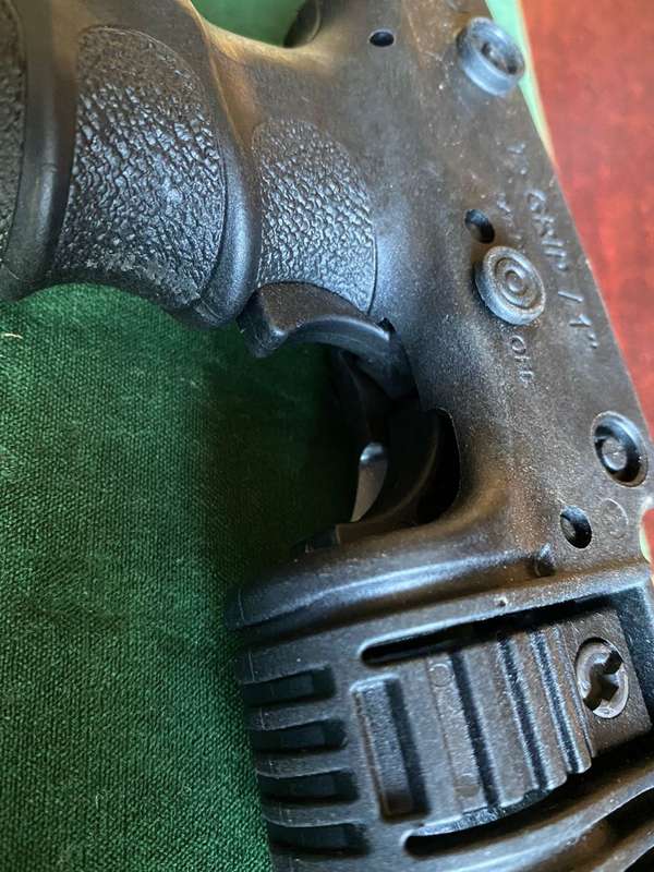 FAB DEFENCE T GRIP IN ALMOST NEW CONDITION -THE GRIP WITH INTEGRATED FOREGRIP AND TACTICAL LIGHT HOL