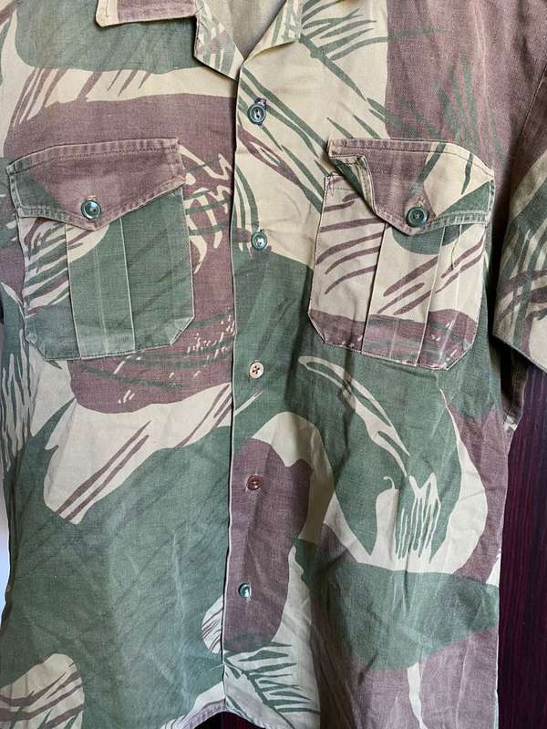 RHODESIAN SHORT SLEEVE SHIRT-SIZE MEDIUM-MEASURES 60 CM ARMPIT TO ARMPIT-MAKERS LABEL STATESMAN USED